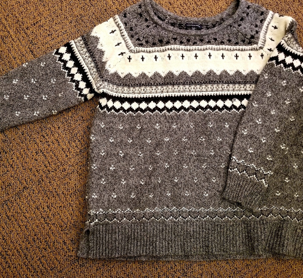 American eagle outfitters sweater